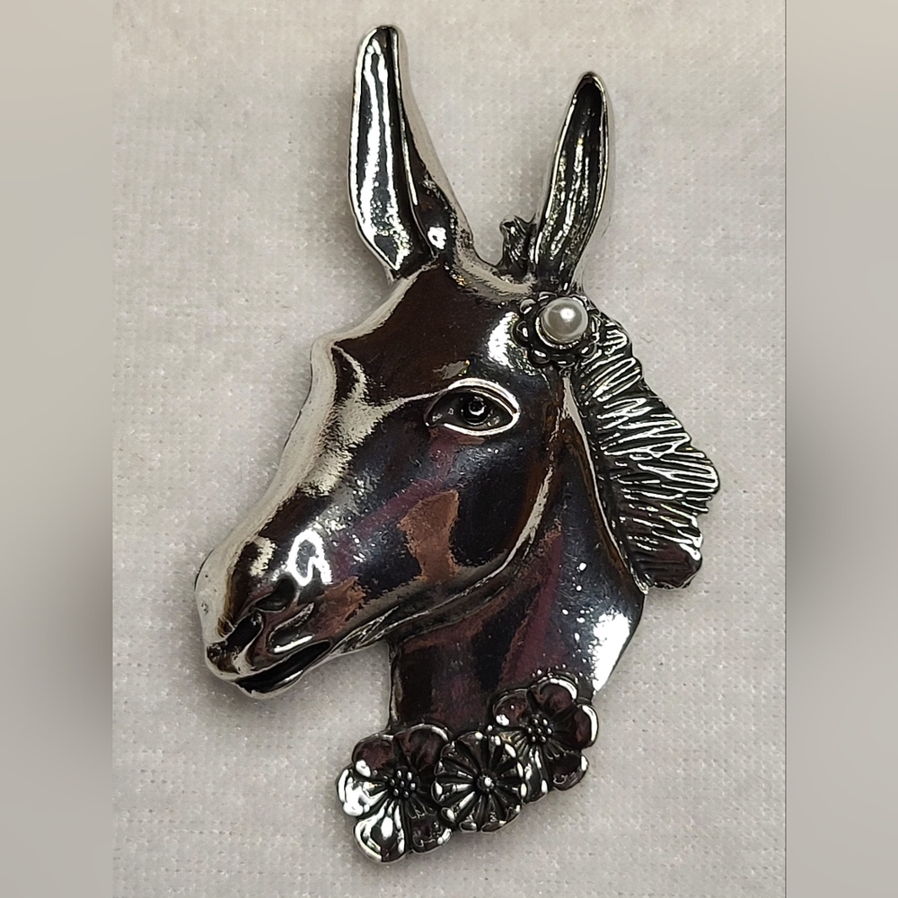 NEW Silver-tone Donkey Head Brooch with Pearl Accent